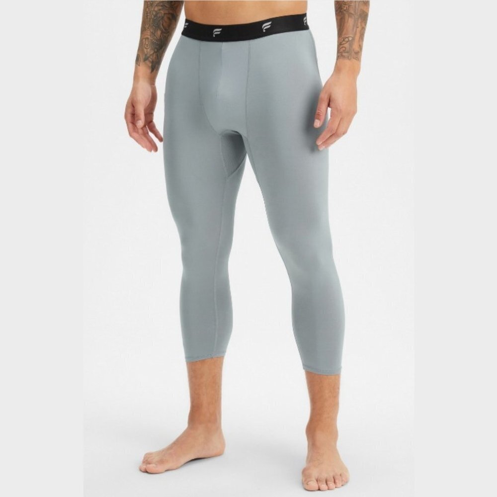 Fabletics Men's Shadow Grey The Base Layer 3/4 Tight